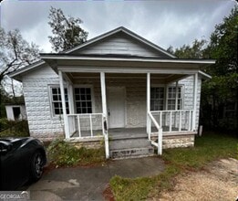 Building Photo - 1104 N Franklin St