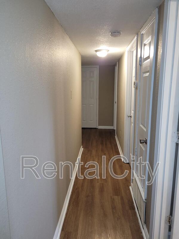 Building Photo - 1401 Meeks St