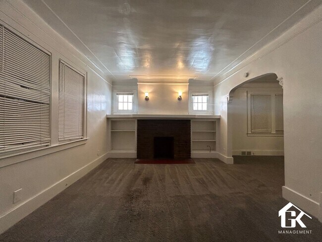 Building Photo - 2425 Clements St