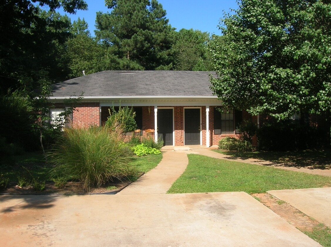 Primary Photo - 2641 Union Cir