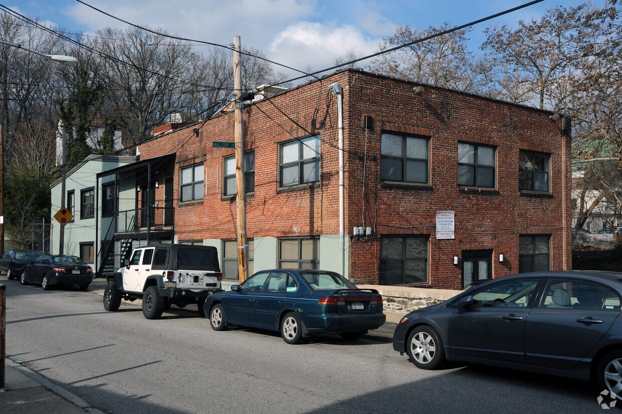 Primary Photo - 200 Krams Ave