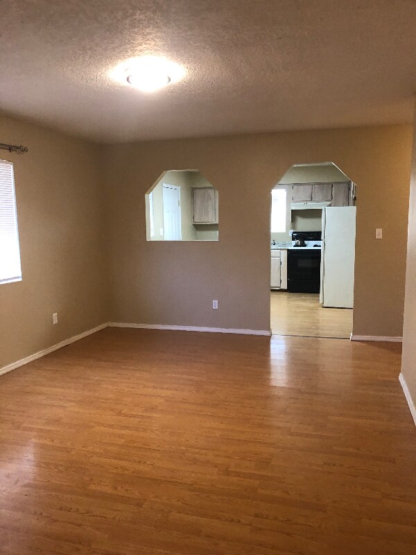 Foto del edificio - 337 Gorman Ave