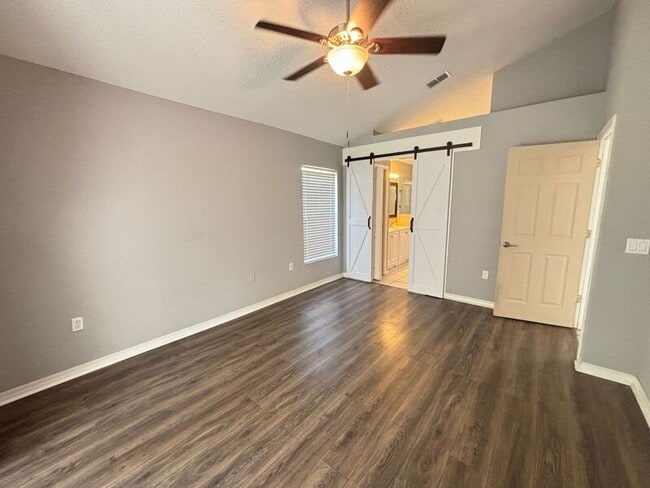Foto del edificio - 9046 West Bay Blvd