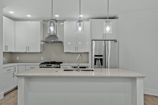 Foto del edificio - 19 Lily Pond Ln