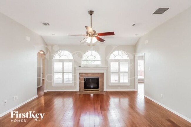 Foto del edificio - 8143 Dune Brook Dr