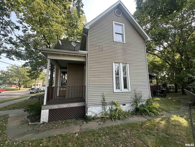 Building Photo - 1408 NE Monroe St