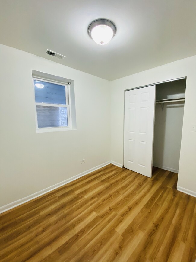 Foto del edificio - 3604 W Diversey Ave