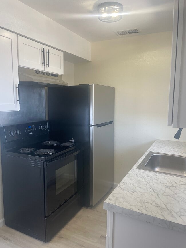 Kitcheb - 635 W Olive Ave