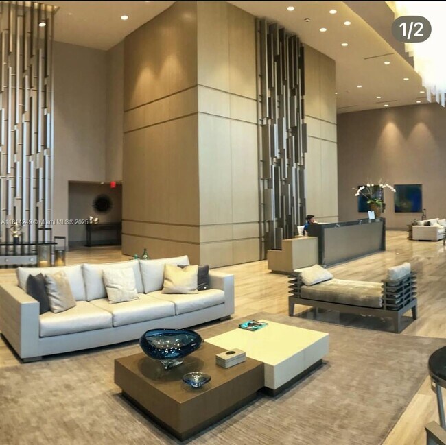Foto del edificio - 5300 Paseo Blvd