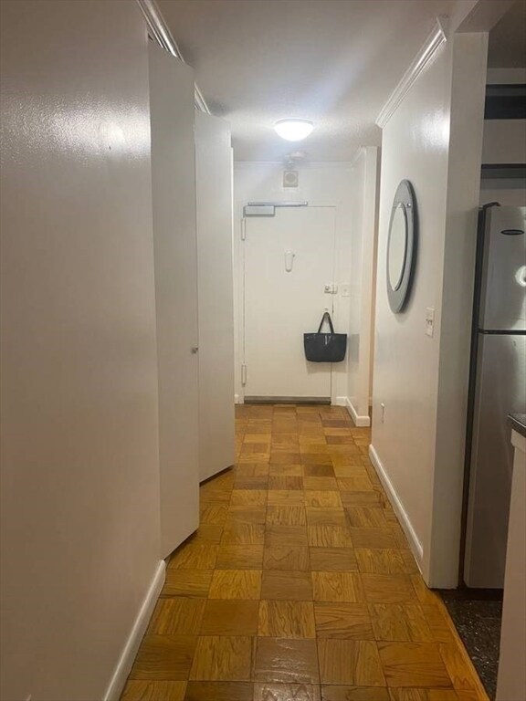 *Pictures are representative samples of the advertised unit. In some cases, the actual units you to - 10 Hawthorne Pl