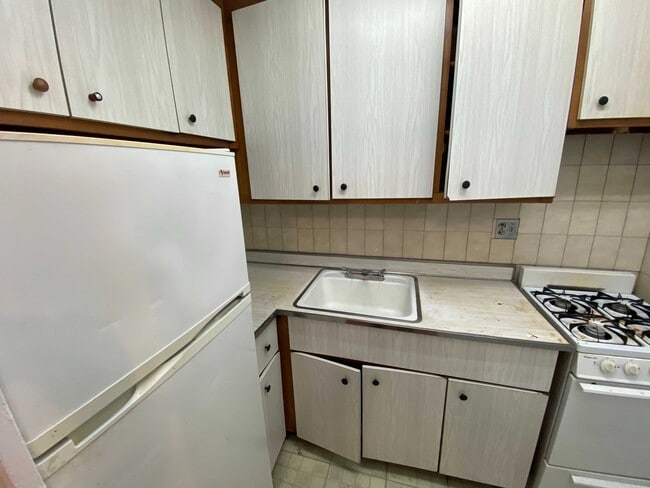 Building Photo - 455 Ocean Pkwy