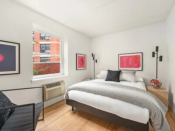 Foto del edificio - 6 Renaissance Ct