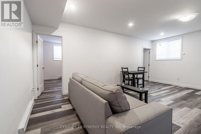 Photo du bâtiment - 865 Tavistock Rd