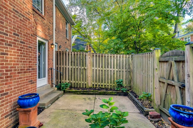 Foto del edificio - 2534 S Arlington Mill Dr