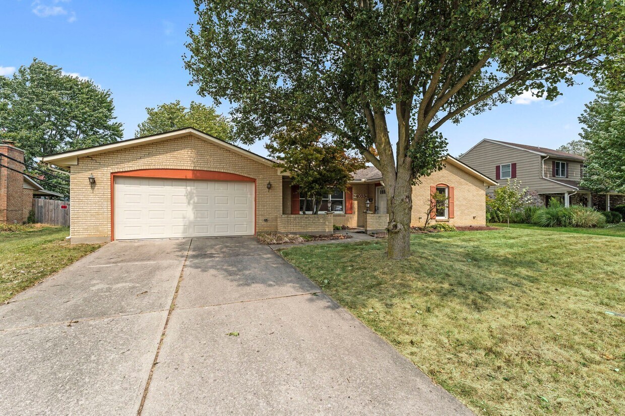 Primary Photo - 4033 Caprice Rd