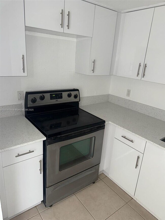 Foto del edificio - 13700 NE 6th Ave