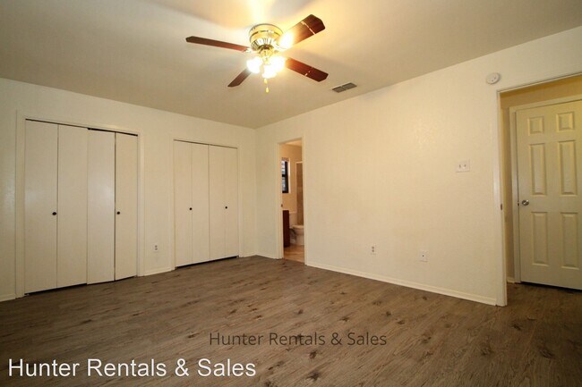 Building Photo - 3 br, 2 bath House - 2008 Continental Dr