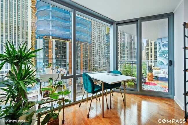 Building Photo - 450 E Waterside Dr