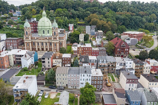 Foto del edificio - 3037 Pulawski Way