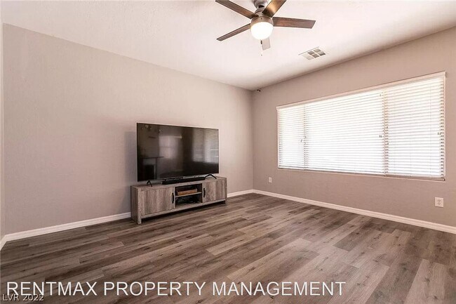 Foto del edificio - 3 br, 2.5 bath House - 4413 PENGUIN AVE