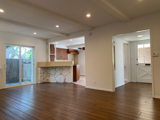 Building Photo - 5332 Don Pio Dr