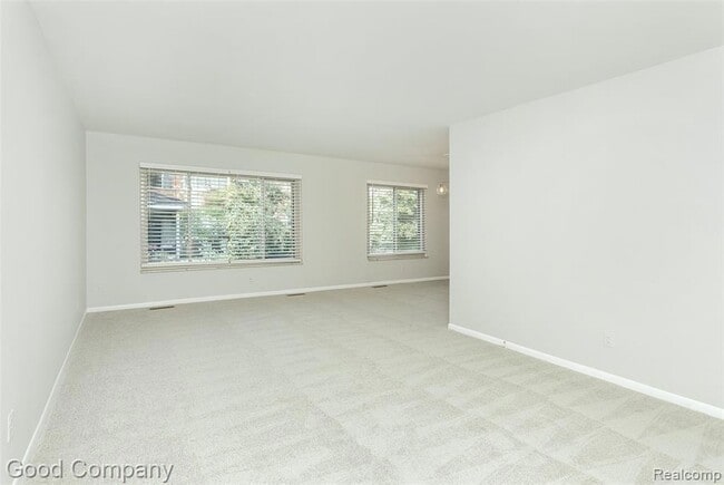 Foto del edificio - 946 N Adams Rd