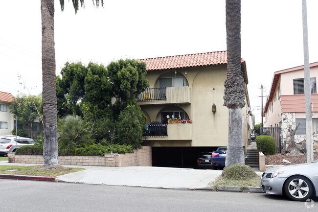 Building Photo - 10550 Rose Ave