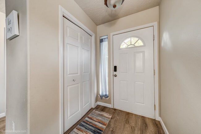 Building Photo - 931 N Goldenrod Ct