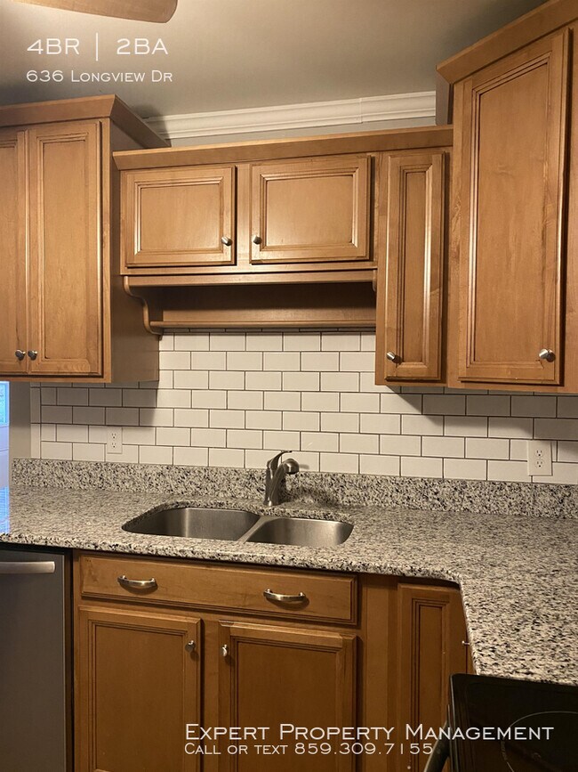 Building Photo - 636 Longview Dr