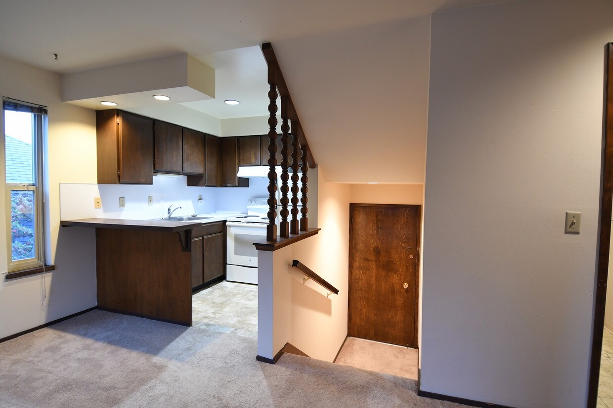 Foto principal - 2529 Yale Ave E