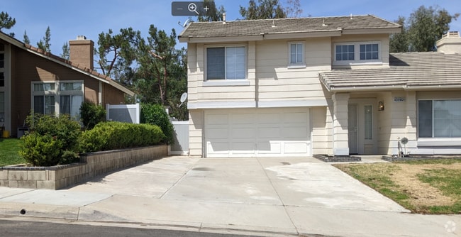 Building Photo - 26935 Lightfoot Dr