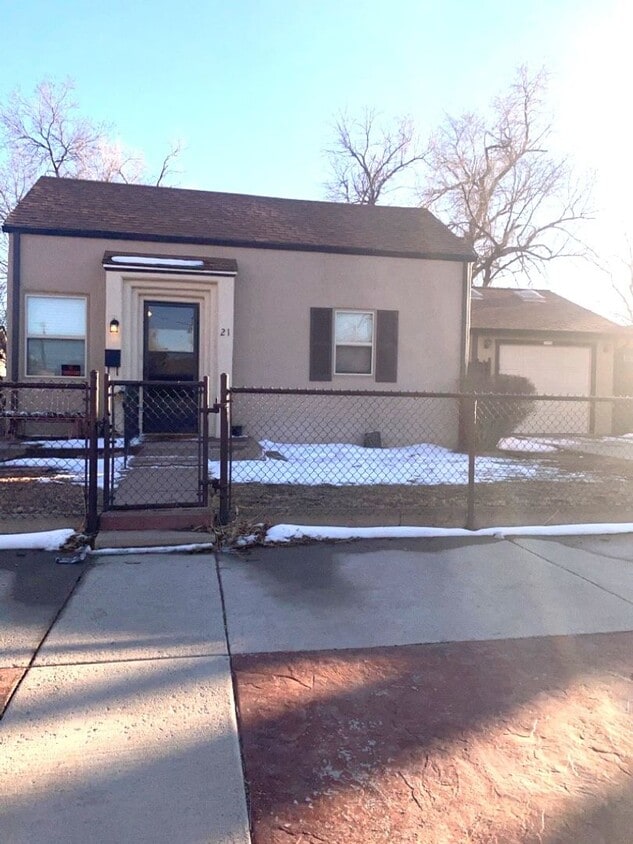 Stunning Home on Moreno for Rent - Stunning Home on Moreno for Rent