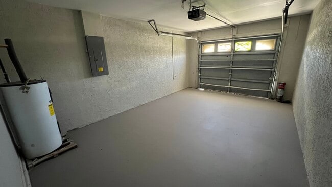 Building Photo - 2127 Towles St