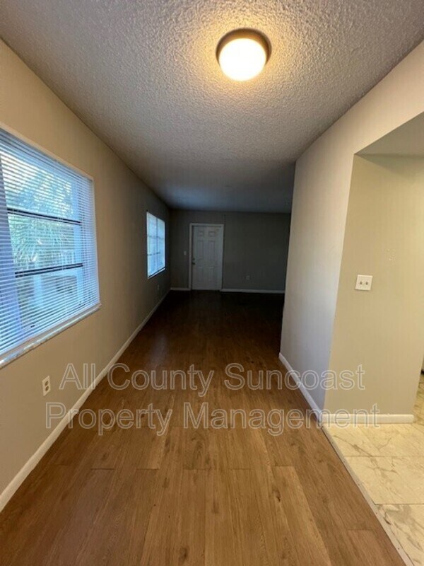 Foto del edificio - 3467 33rd Ave N