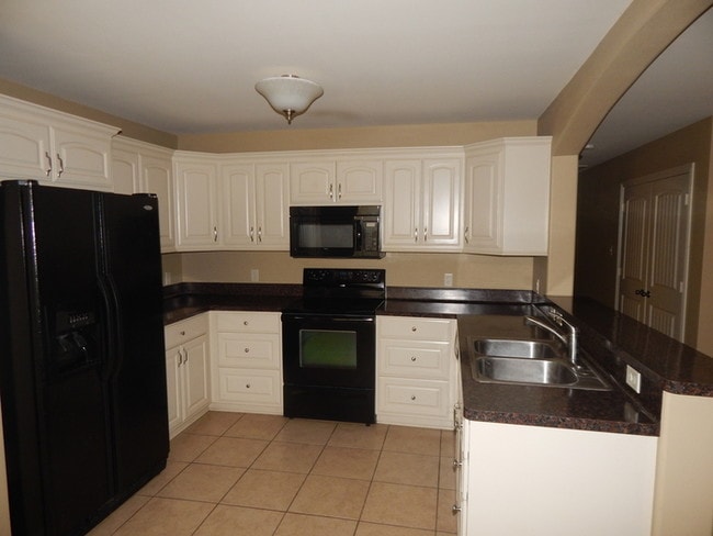 Building Photo - Charming 3 Bedroom Duplex in Tyler!