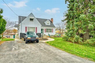 Building Photo - 1070 Gravel Rd