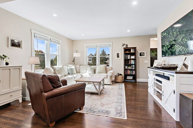 Foto del edificio - 639 Cumnor Ave