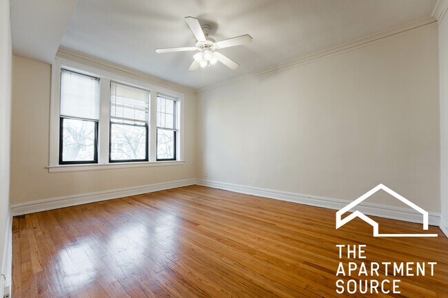 Foto del edificio - 1949 W Winnemac Ave