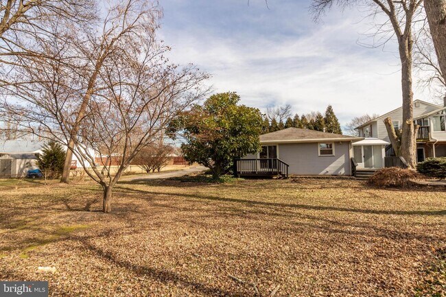 Building Photo - 316 W Woodlawn Ave