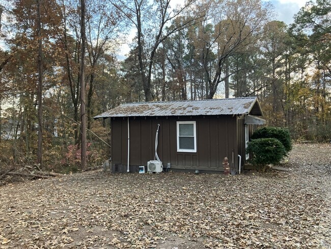 Newly refurbished tiny home rental - 495 Annie Lee Rd