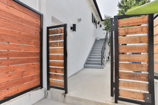 Building Photo - 1425 El Paso Dr