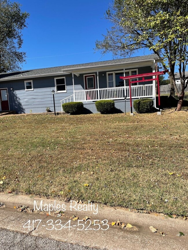 Building Photo - 2 bed / 2 bath home CENTER OF TOWN - BRANS...
