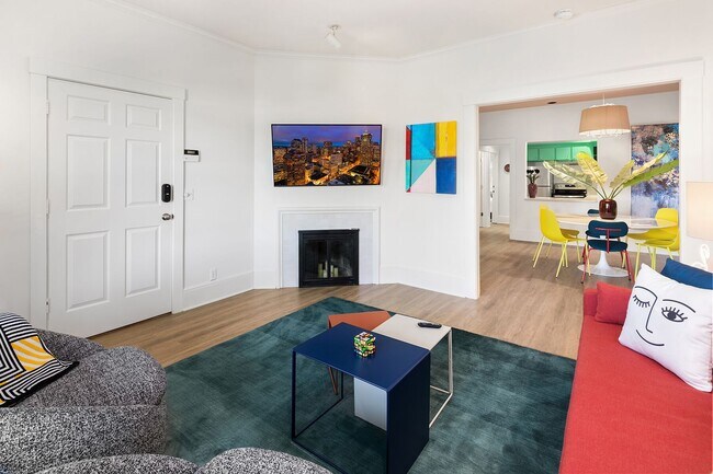 Building Photo - 2208 14th Ave W