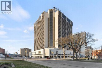 Building Photo - 150 Park St W