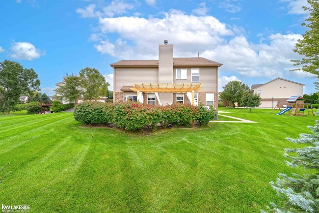 Foto del edificio - 859 Eastlake Ct