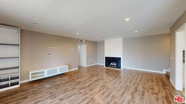 Building Photo - 65 Allen Ave