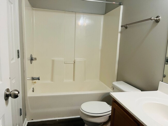 Building Photo - Wow! Beautiful 3 bedroom 3 bathroom home i...