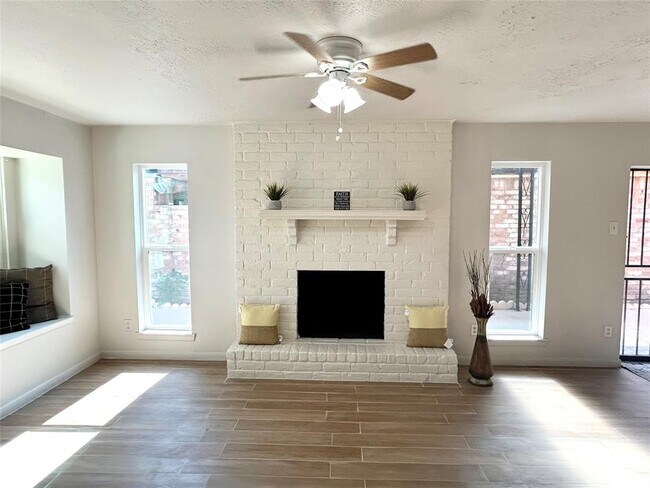 Building Photo - 15412 Chipman Ln.