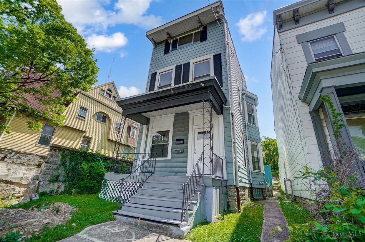 Primary Photo - 2228 Reading Rd