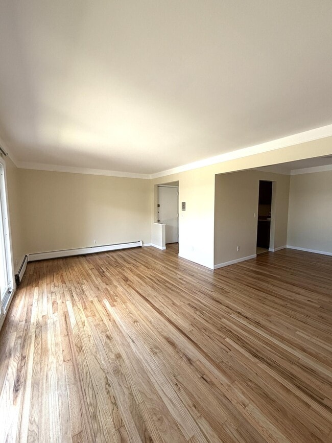 Building Photo - 1209 Island Dr